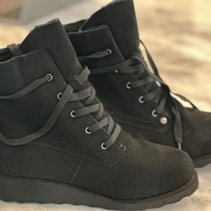 Bear paw size 9 waterproof boots